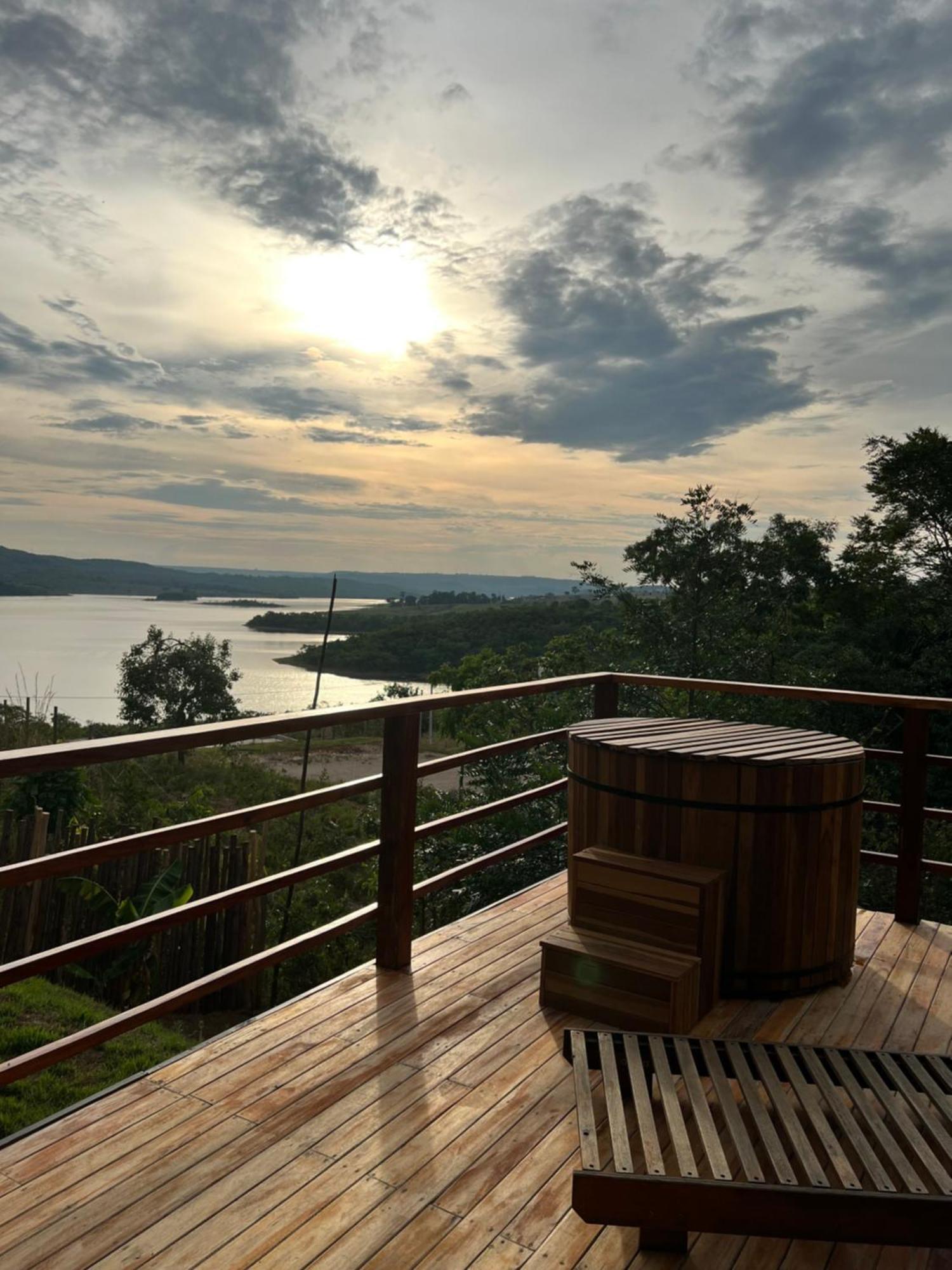 Chale Recanto - Ofuro, Banheira, Vista, Cachoeira E Lago Alexania Bagian luar foto